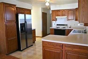 3rd image of 210 Bayberry Dr