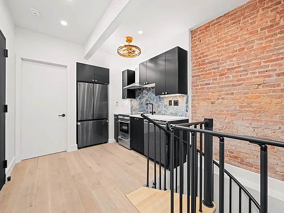 4th image of 1311 Hancock St Unit 1A