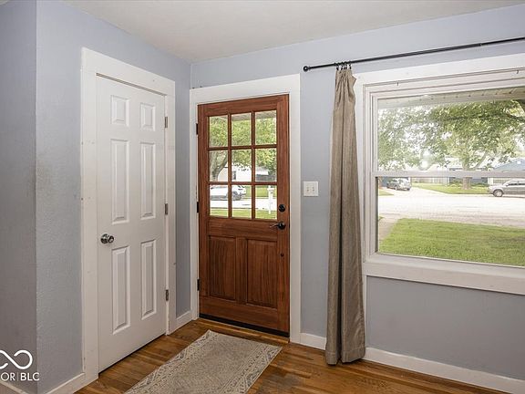 3rd image of 453 Douglas Ct