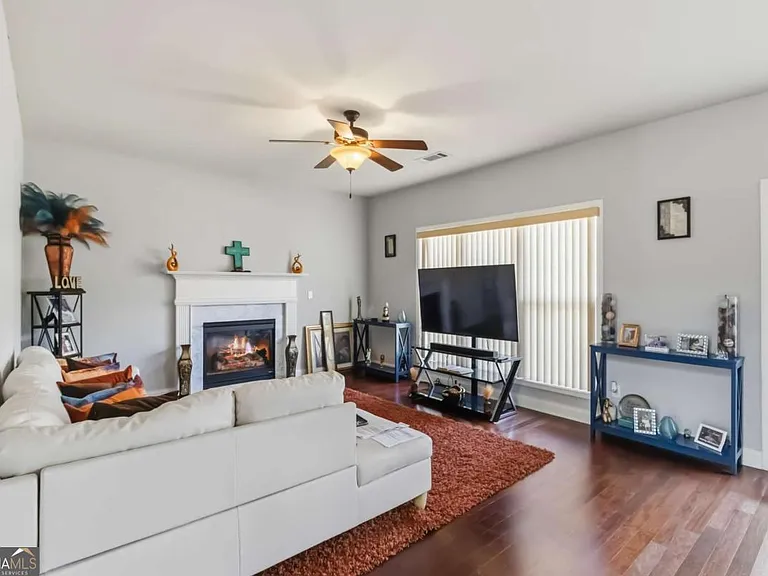 1610 Colton Landing Rd — Photo 5