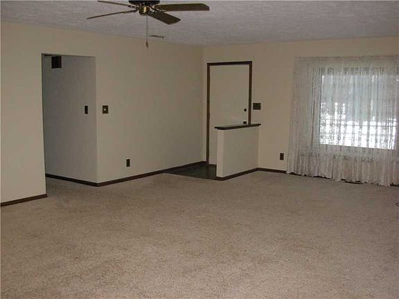 2nd image of 2962 W Grove Dr