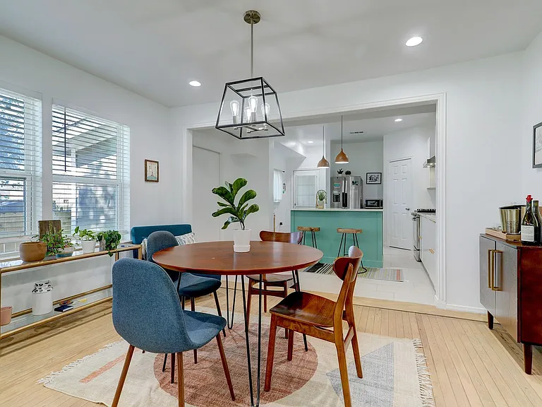 4801 Avenue H — Photo 8