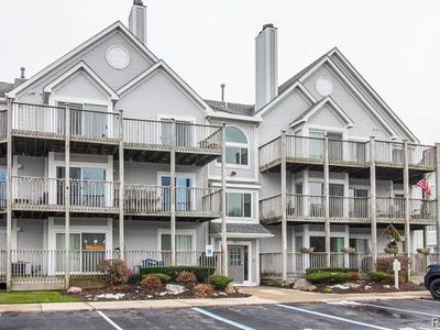 37520 Jefferson Ave, Harrison Twp, MI, 48045