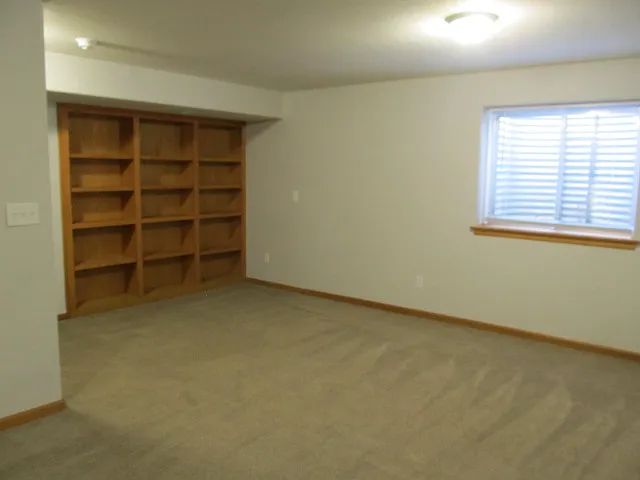 102 Phyllis Ave — Photo 16