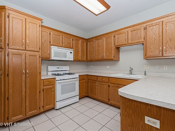 5th image of 10725 Canterbury Dr
