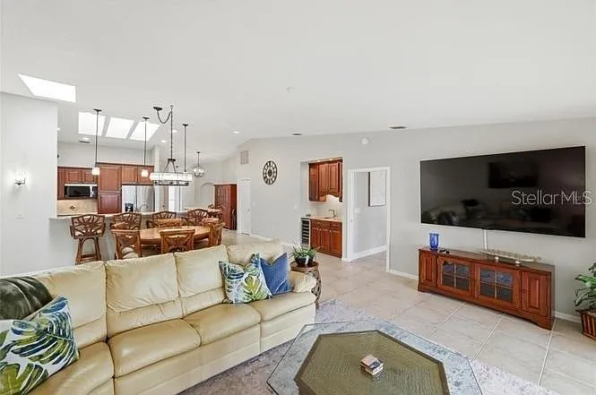 2521 W Marion Ave #311 — Photo 8