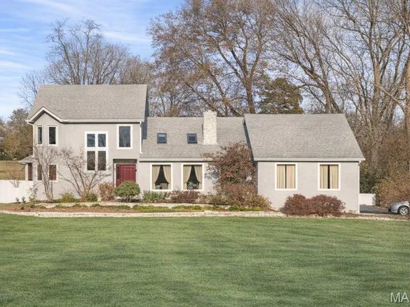305 Cliff Cave Rd, Saint Louis, MO 63129