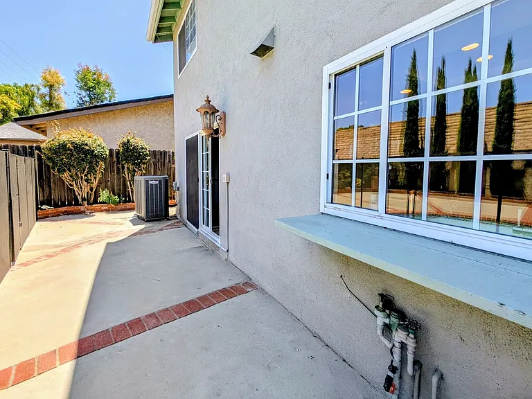 5517 E Edgemar Ave — Photo 12