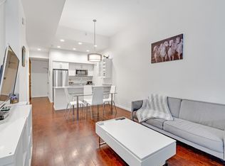 102 Regiment Sq, Vancouver, BC V6B 1W1