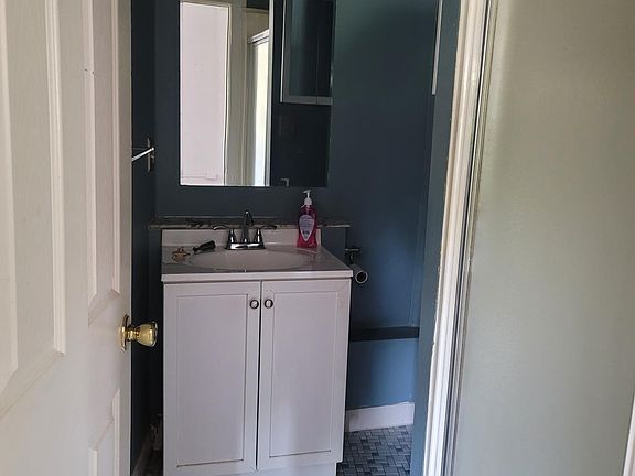 2nd image of 270 Hudson St Floor 1