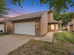 7201 S Hoffman Pl, Sioux Falls, SD 57108