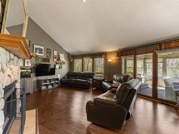 70 Overton Dr, Bella Vista, AR 72714