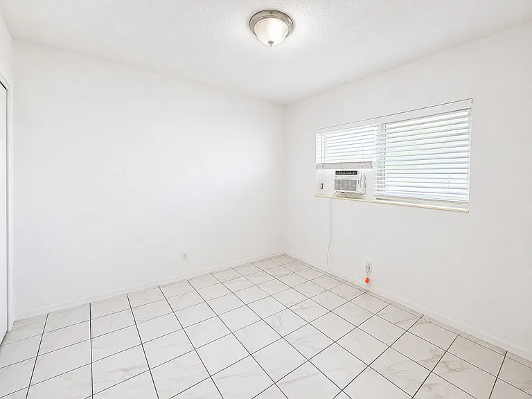 6244 Dewey St — Photo 8