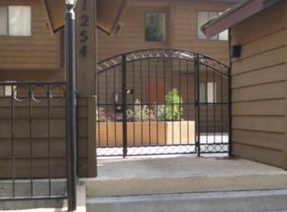 1254 Vista Ct, Glendale, CA 91205