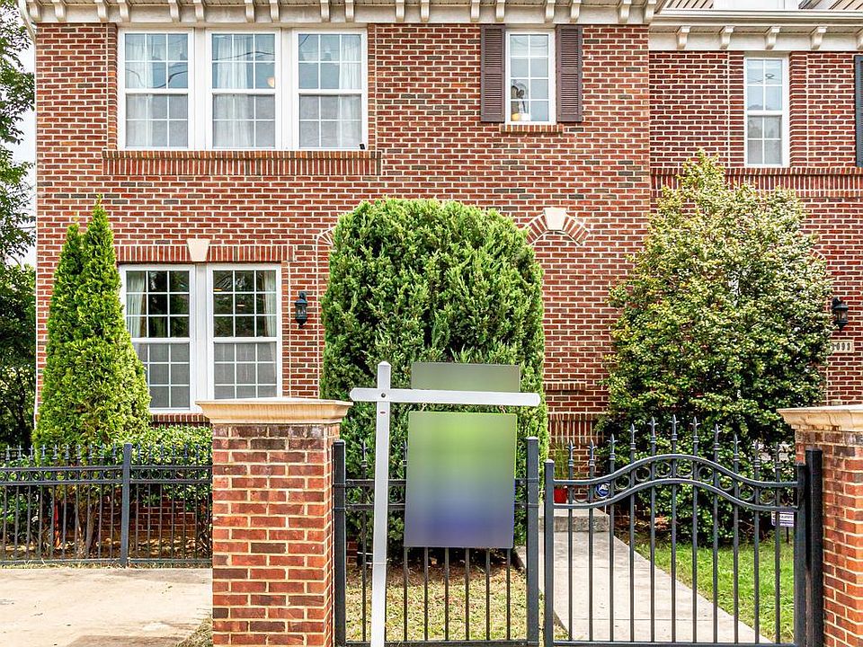 1st image of 2095 Laura Mews Pl