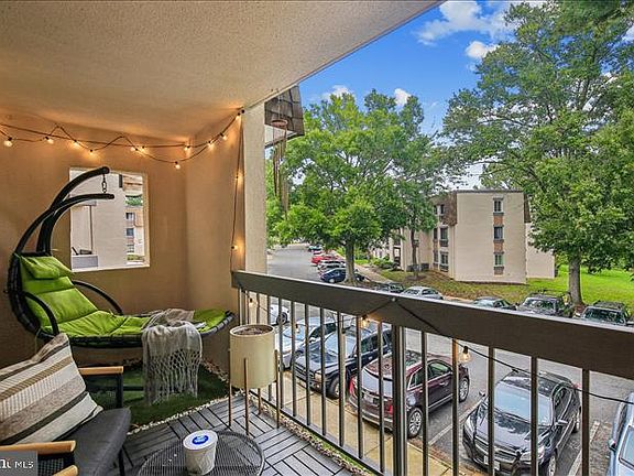 4th image of 3803 Laramie Pl #122E