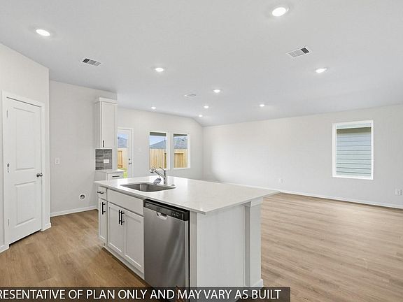 3rd image of 16506 Pinecone Grove Ln