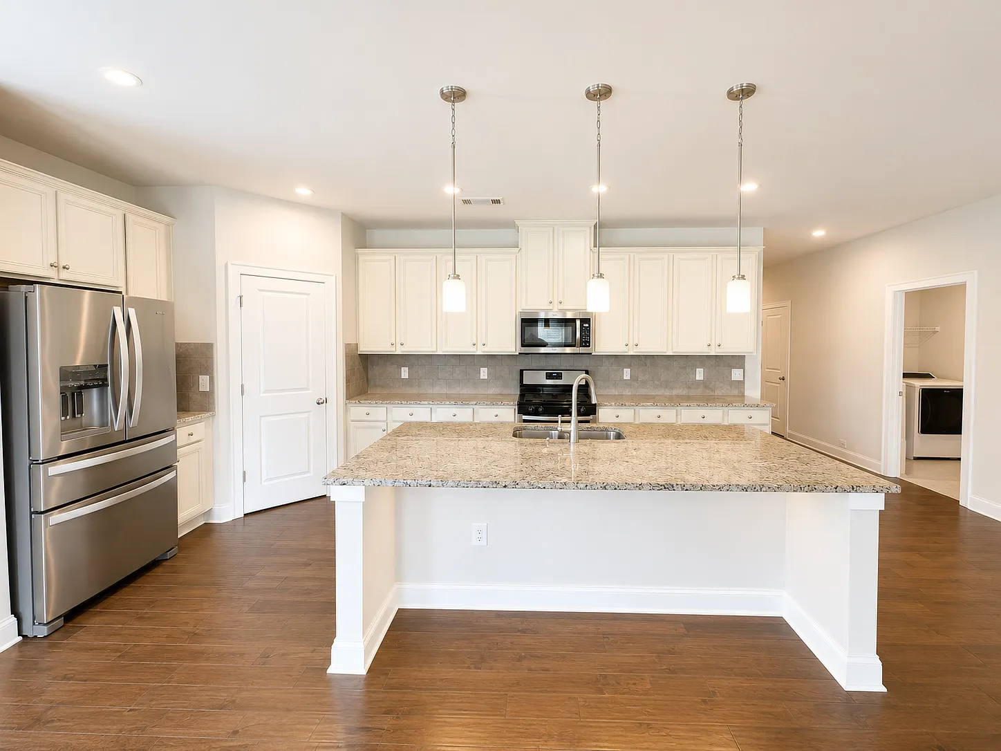 3 bed, 2.5 bath, 2154 sqft, $2,600 — Photo 3
