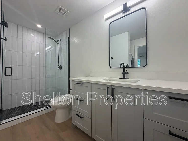 614 N 10th Ave #B — Photo 12