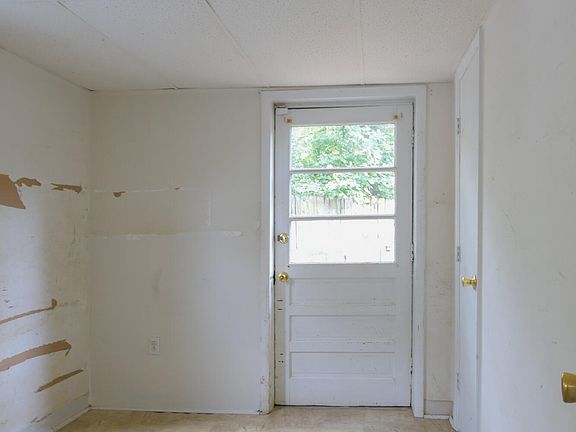5th image of 520 Lee Ct