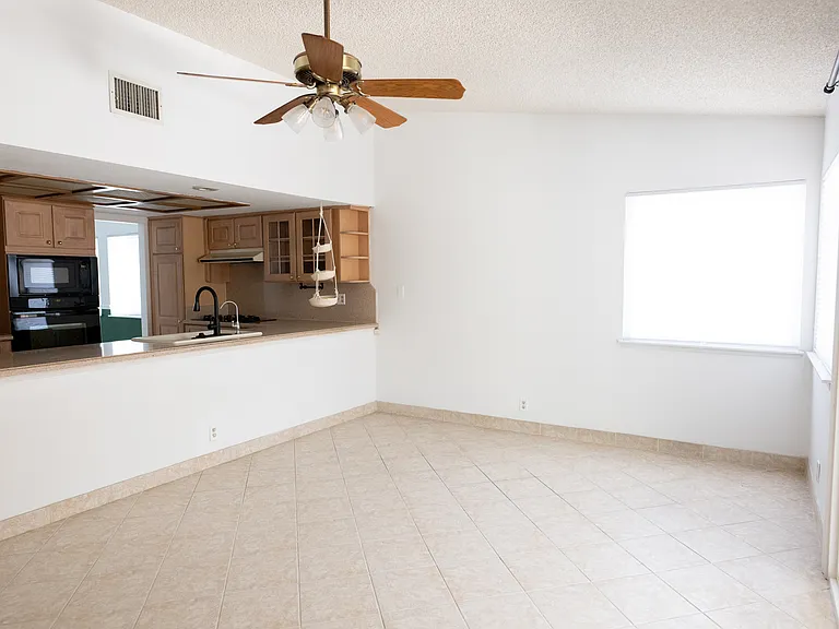 4433 Live Oak Dr — Photo 12