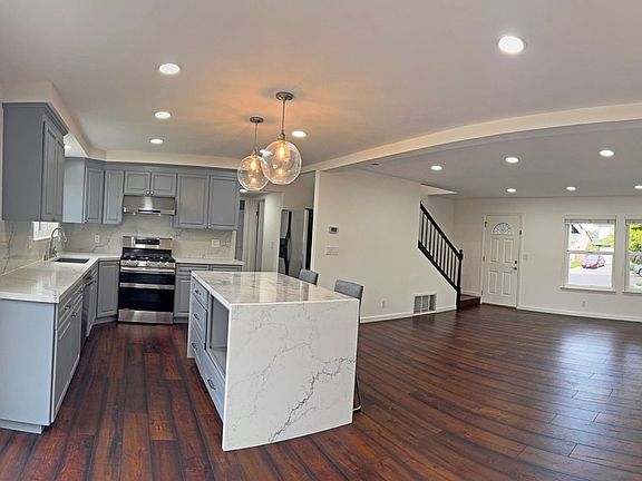4th image of 234 Belden Dr