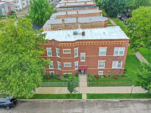 3rd image of 4222 N Laramie Ave