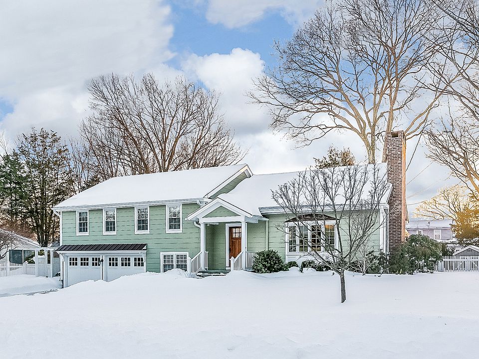 A Gem: Simply Perfect 4 Bedroom Southport Home on .24 Acre