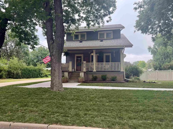 818 N Cedar Ave, Hastings, NE 68901
