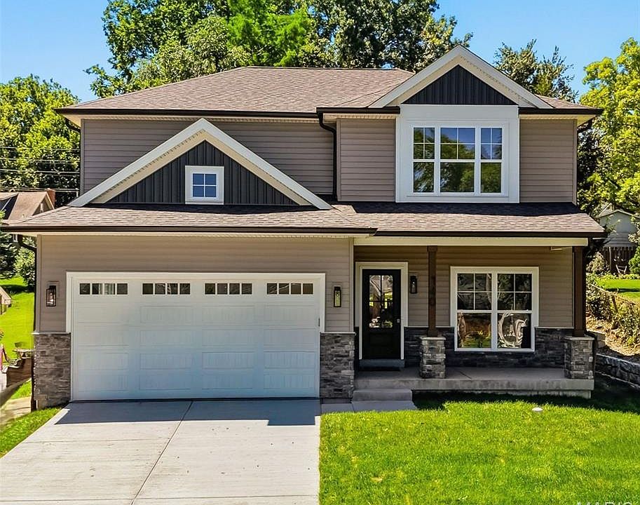 1st image of 140 W Sarah Ave