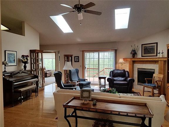 2nd image of 112 Salen Ln