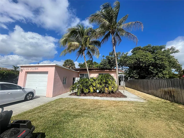 545 NW 121st St — Photo 15