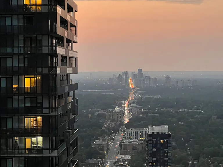 2221 Yonge St #5202 — Photo 5
