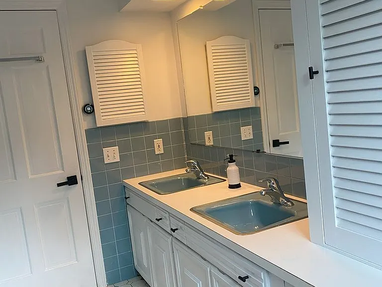 65 Leroi Dr — Photo 37