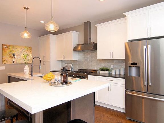 3rd image of 1308 Broadway St APT 4