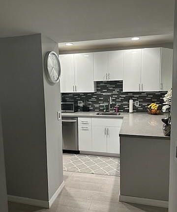 2nd image of 2908 NE 8 Terrace #201