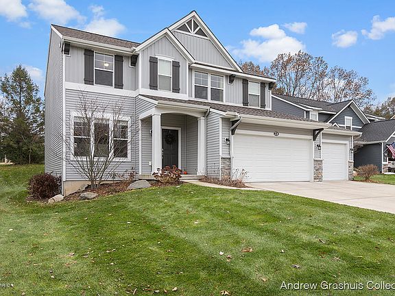 2nd image of 2728 Copper Hill Dr NE