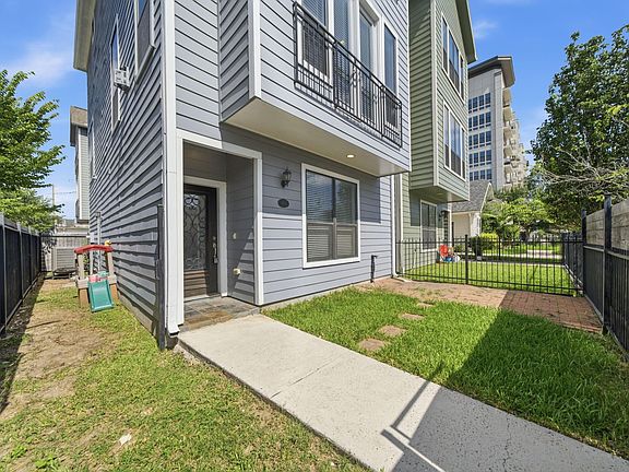 2nd image of 1401 Dorothy St