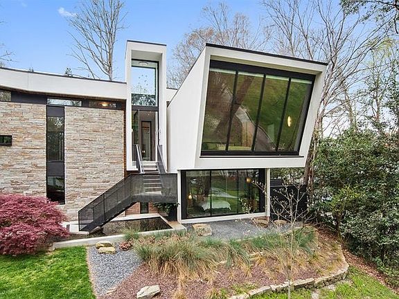 5th image of 2980 Argonne Dr NW
