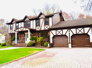 9 Jerome Smith Dr, Ocean, NJ 07712