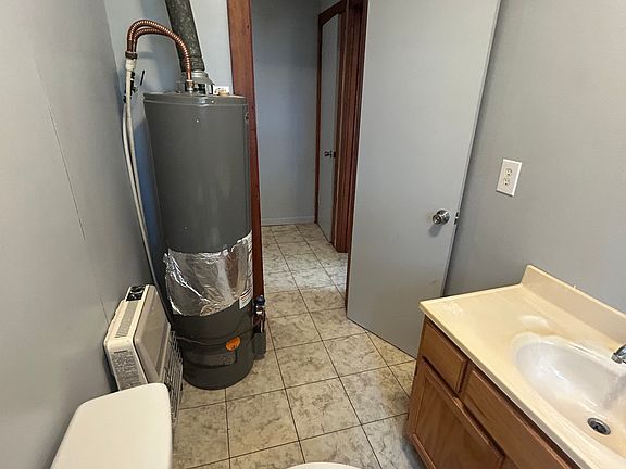 5th image of 544 S Bell St