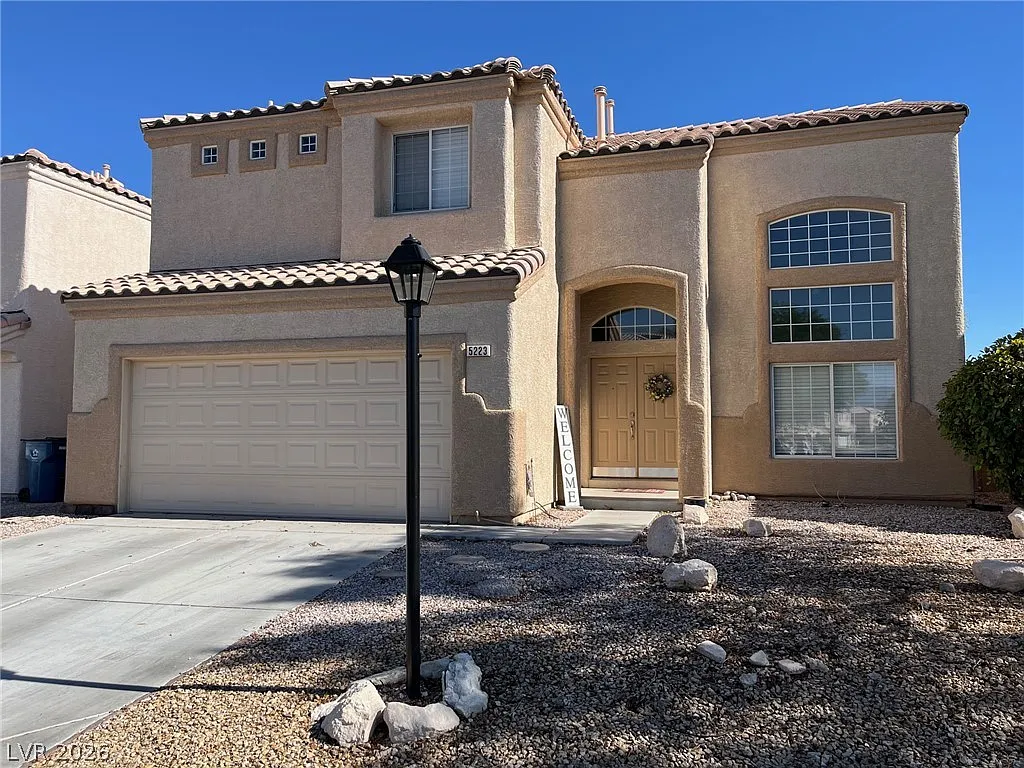 3 bed, 2.5 bath, 1879 sqft, $2,200 — Photo 2