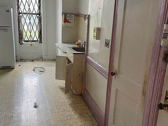 2nd image of 233 E 88th St APT 5W