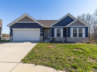 256 Savannah Ridge Ct, Fenton, MO