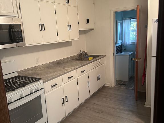 3rd image of 51 Archer Ave #3