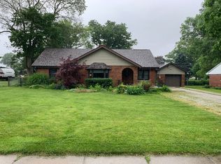 118 W Robinson St, Goodfield, IL 61742