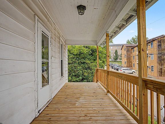 4th image of 387 Dille St