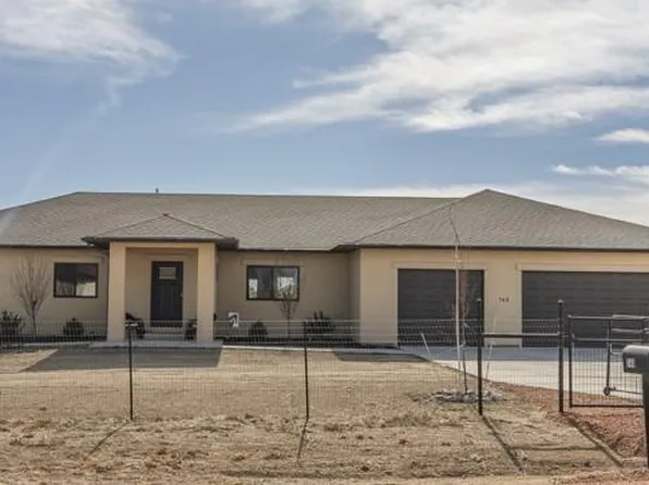 748 E Heron Dr, Pueblo West, CO 81007