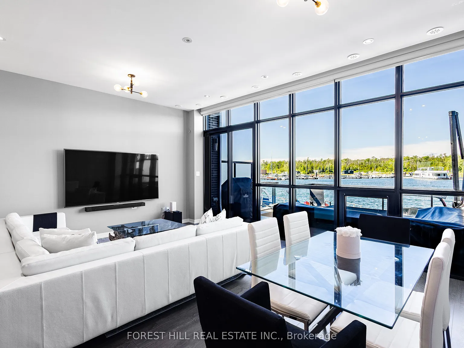 3 bed, $9,800 — Photo 1