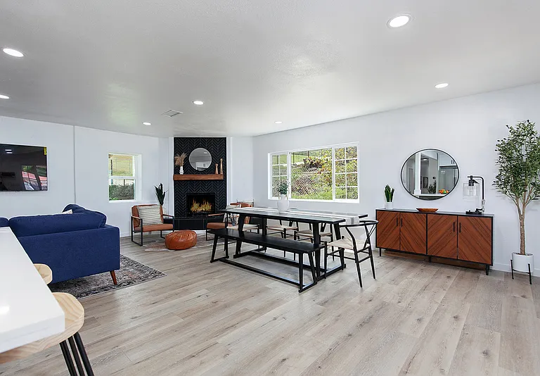 5609 Cervantes Ave — Photo 2